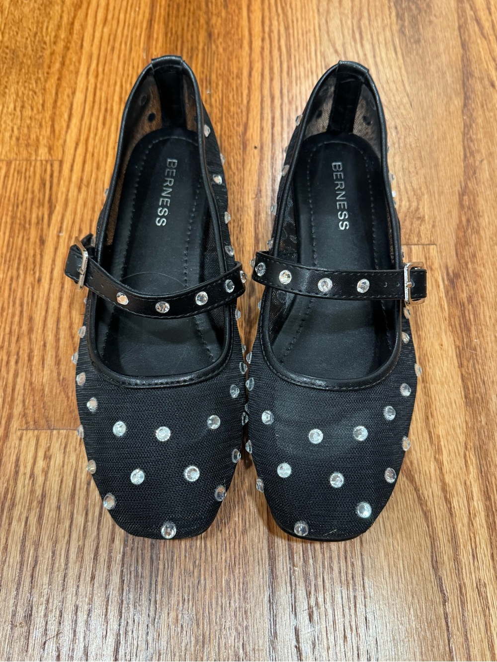 Berness black mesh ballet flat with rhinestones size 6 but fit like 6.5